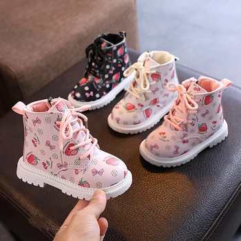 2021 Нови топли сладък обувки за момичета; сезон есен-зима; Модни Кожени Обувки Martin за момичета; Ежедневни Меки Обувки ягодов цвят