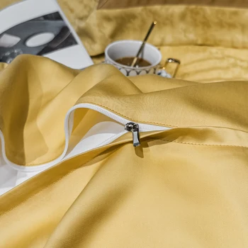 2021 Спално бельо от четири части, лесна памучен двойна домакински чаршаф, стеганое одеяло, бродирани кепър, удобни легла жълт цвят