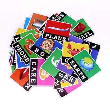 Буквите от Азбуката Игра на Карти за обучение, определени за ограмотяването машина, събраното английската дума ABC образователна играчка-пъзел на малко дете