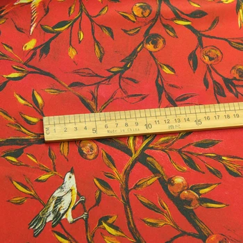 Коприна крепдешиновая плат с принтом дървета и птици на червения дъното ширина 140 см, натурална шелковичная плат за рокли, SCDC983