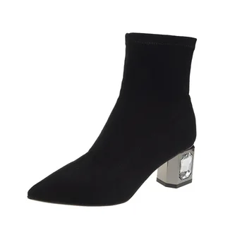 Модни дамски обувки; Колекция 2021 г.; есенно-зимните Модни обувки; дамски велур черни къси модни Обувки на дебелите обувки с остър пръсти; Ежедневни обувки
