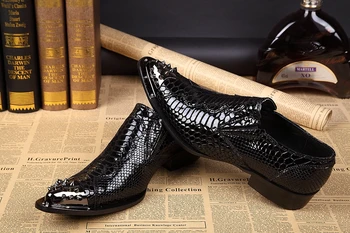 Мъжки модел обувки от лачена кожа с остри пръсти, черни мъжки кожени обувки от крокодилска кожа, офис сватбени обувки с железни пръсти, мокасини с шипове